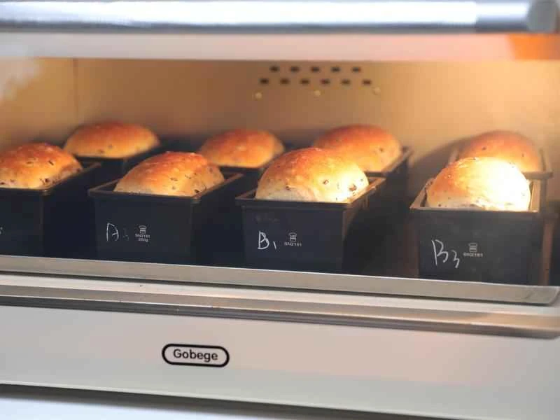 How to make pure milk hand-torn toast: Step 1