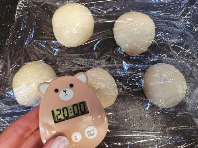 How to make pure milk hand-torn toast: Step 1