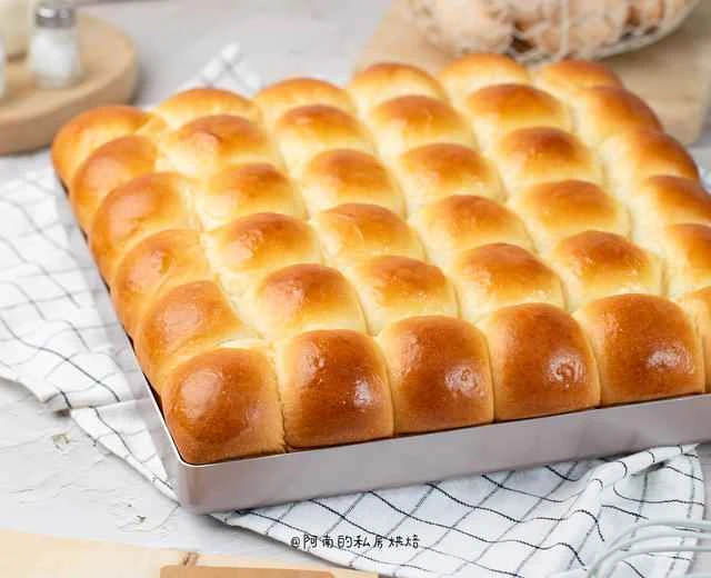 Sam's favorite buttered dinner rolls are all the rage lately!