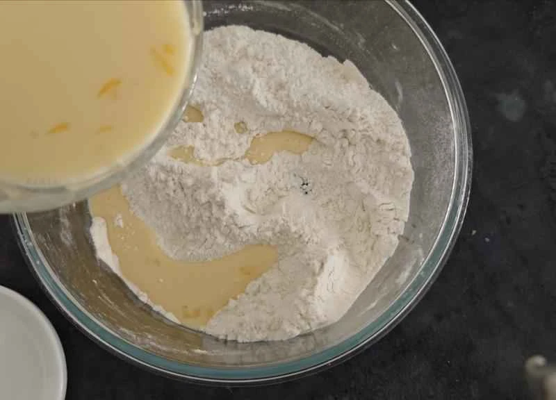 How to make pure milk hand-torn toast: Step 1