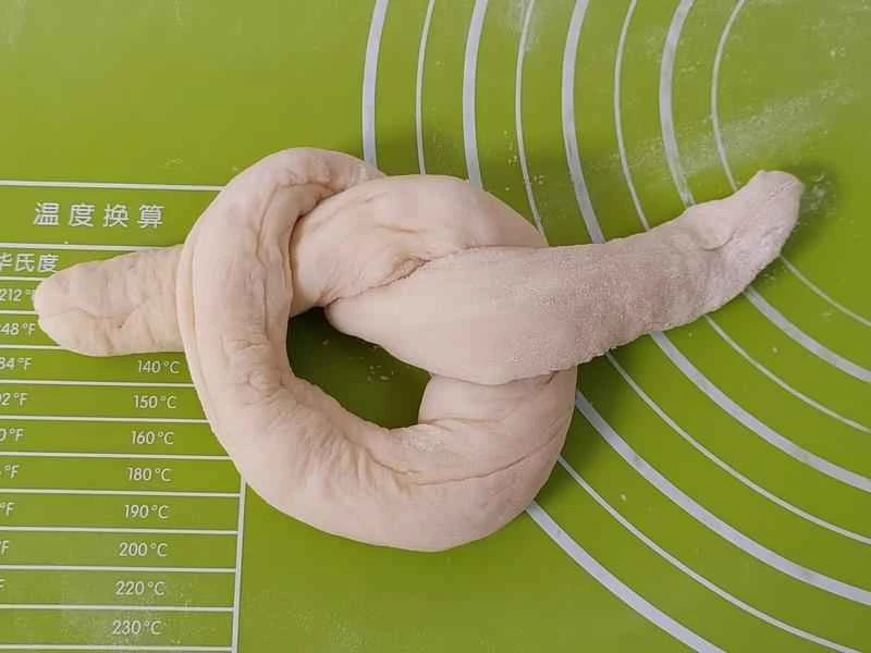 How to make pure milk hand-torn toast: Step 1