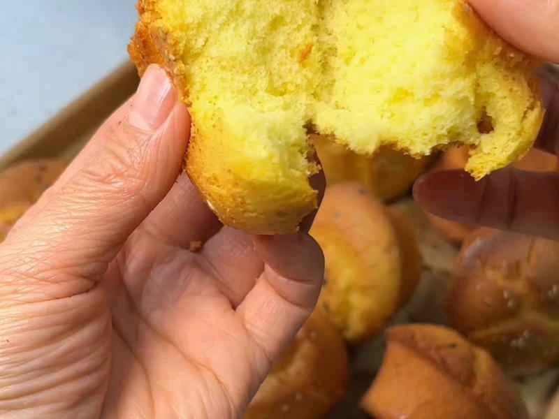 How to make pure milk hand-torn toast: Step 1