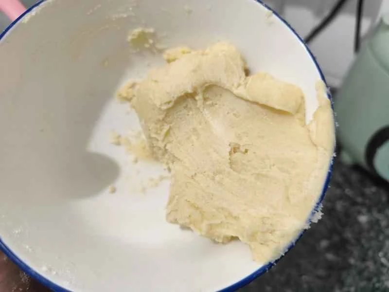 How to make pure milk hand-torn toast: Step 1