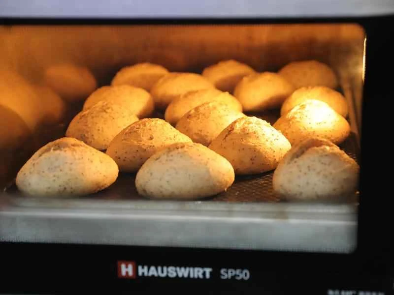 How to make pure milk hand-torn toast: Step 1