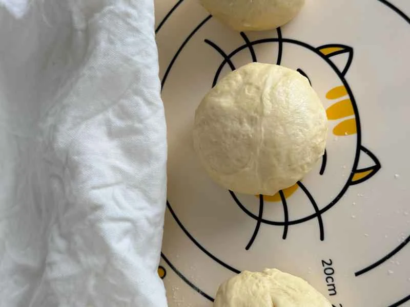 How to make pure milk hand-torn toast: Step 1