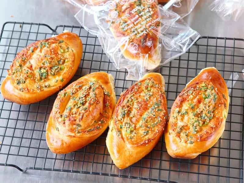 How to make pure milk hand-torn toast: Step 1