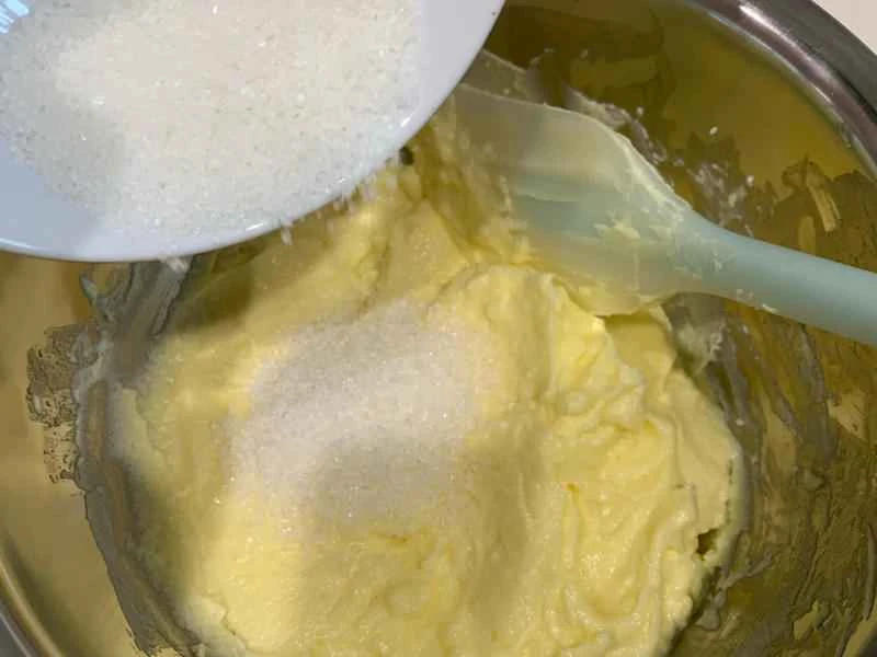 How to make pure milk hand-torn toast: Step 1