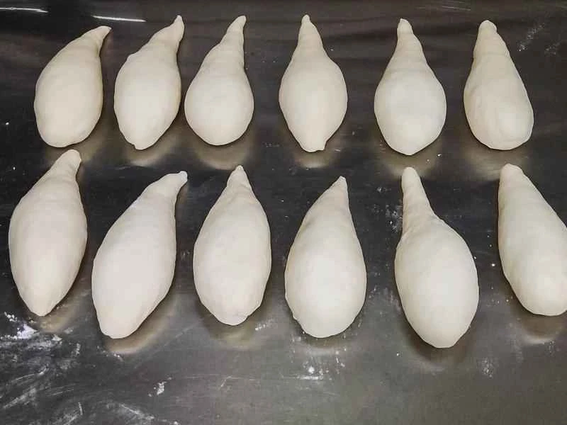 How to make pure milk hand-torn toast: Step 1