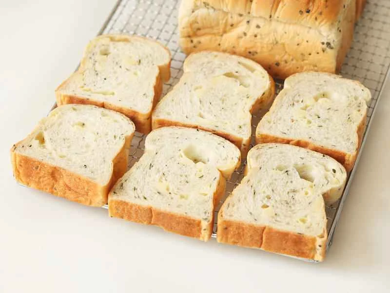 How to make pure milk hand-torn toast: Step 1