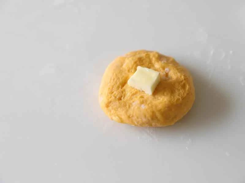 How to make pure milk hand-torn toast: Step 1