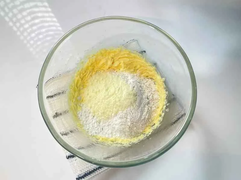 How to make pure milk hand-torn toast: Step 1