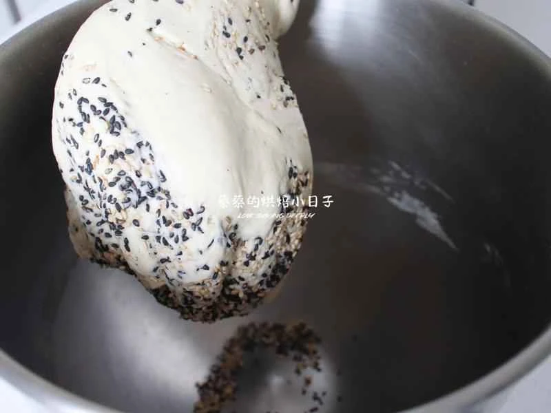 How to make pure milk hand-torn toast: Step 1