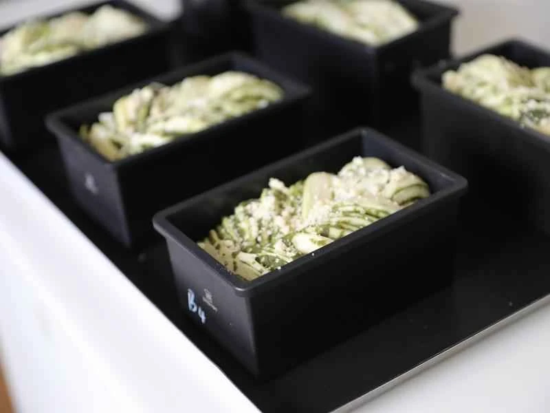 How to make pure milk hand-torn toast: Step 1