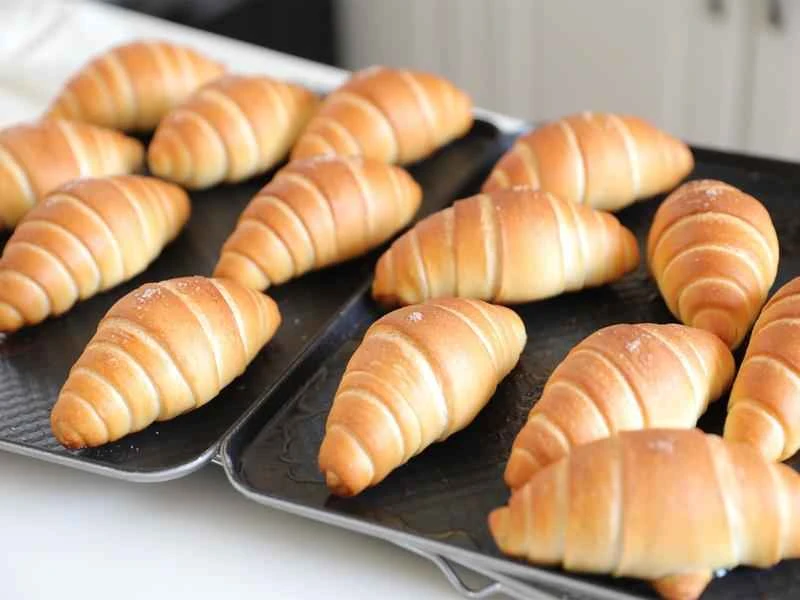 How to make pure milk hand-torn toast: Step 1