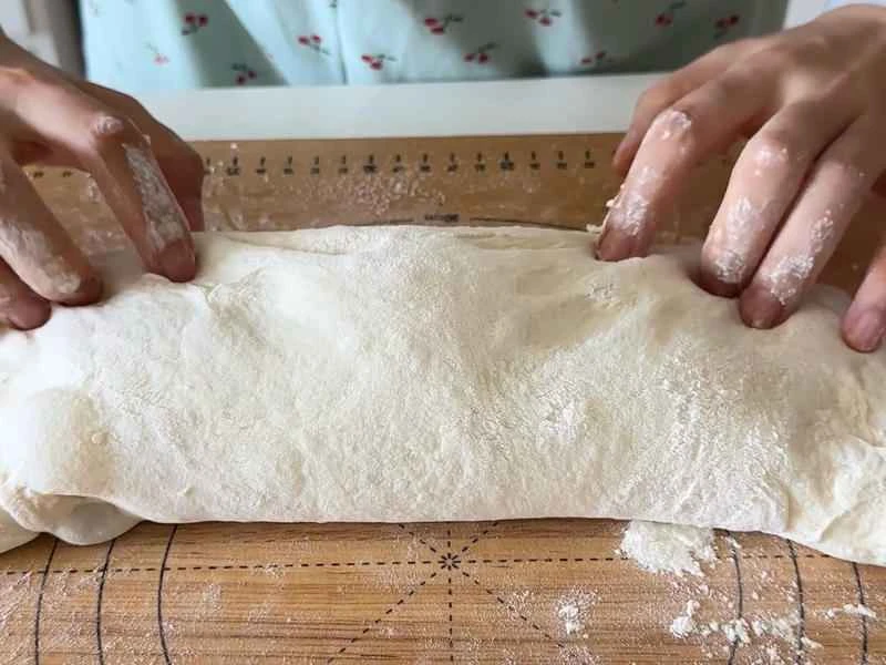 How to make pure milk hand-torn toast: Step 1