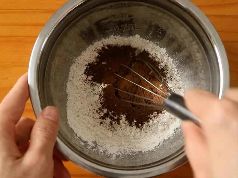 How to make pure milk hand-torn toast: Step 1