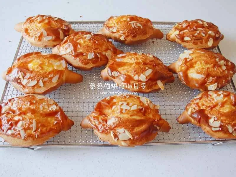 How to make pure milk hand-torn toast: Step 1