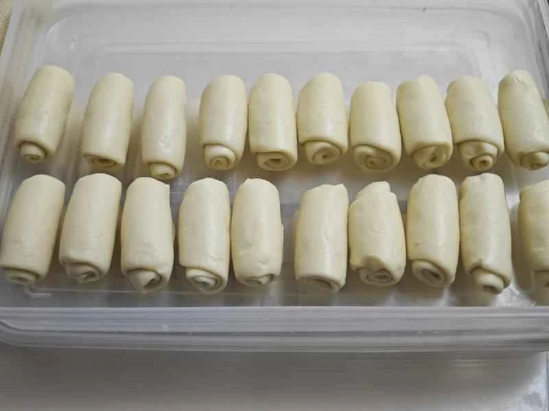 How to make pure milk hand-torn toast: Step 1