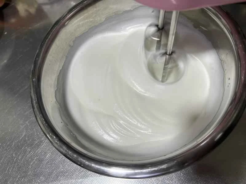 How to make pure milk hand-torn toast: Step 1