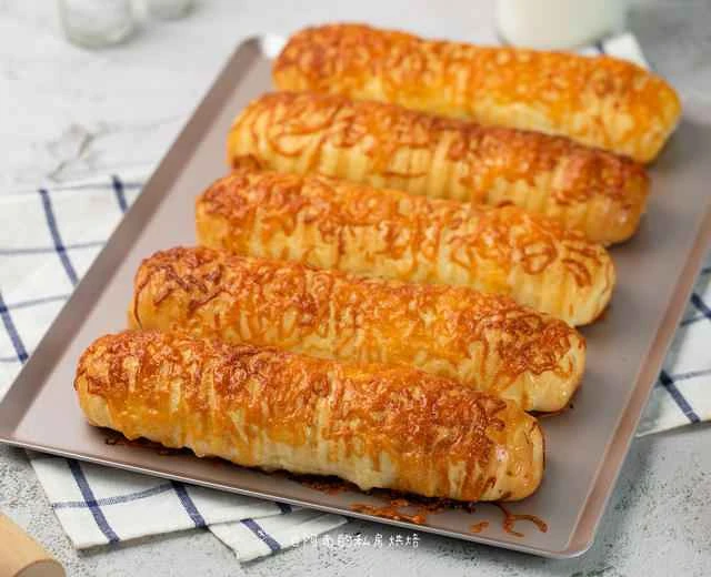 Sweet and savory bread! Recipe for pork floss salad and cheese stick bread!