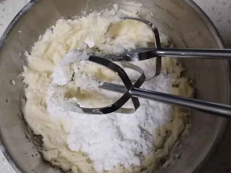 How to make pure milk hand-torn toast: Step 1