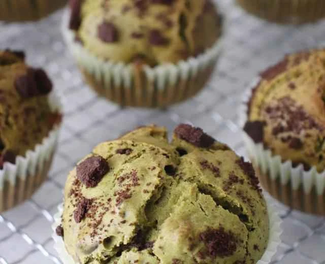 Just mix and you're good to go | Matcha Oreo Muffin Recipe