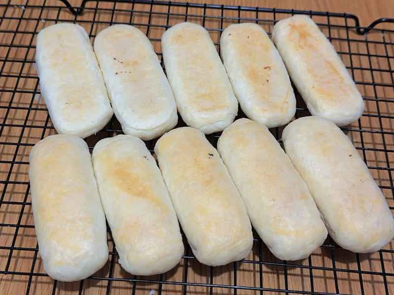 How to make pure milk hand-torn toast: Step 1