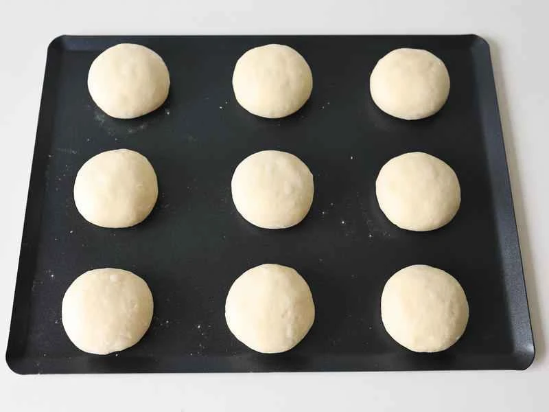 How to make pure milk hand-torn toast: Step 1