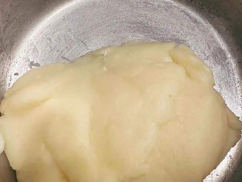 How to make pure milk hand-torn toast: Step 1