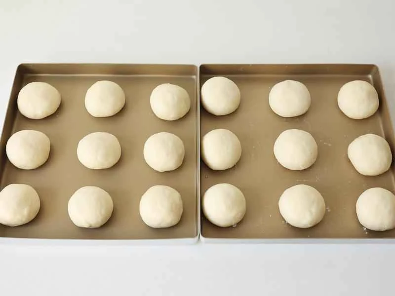 How to make pure milk hand-torn toast: Step 1