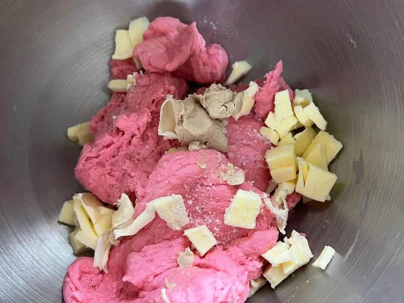 How to make pure milk hand-torn toast: Step 1