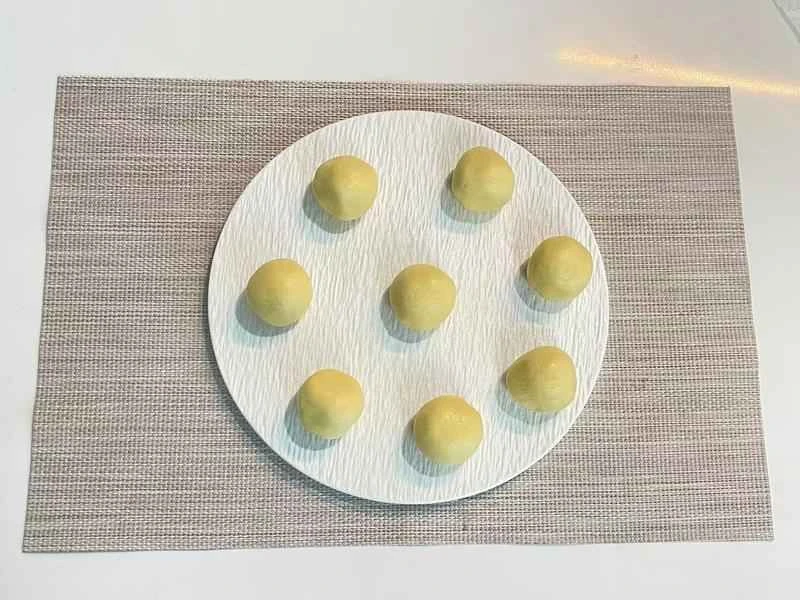 How to make pure milk hand-torn toast: Step 1