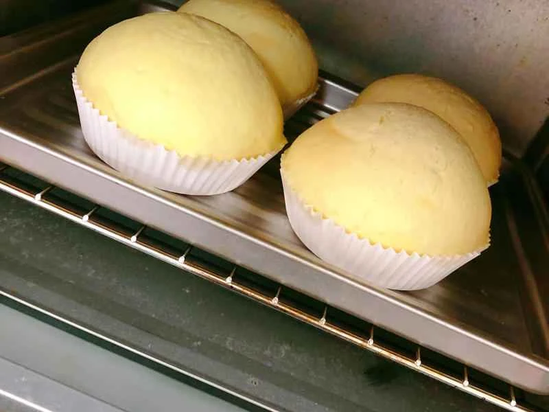 How to make pure milk hand-torn toast: Step 1