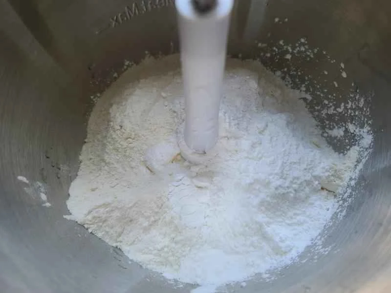 How to make pure milk hand-torn toast: Step 1