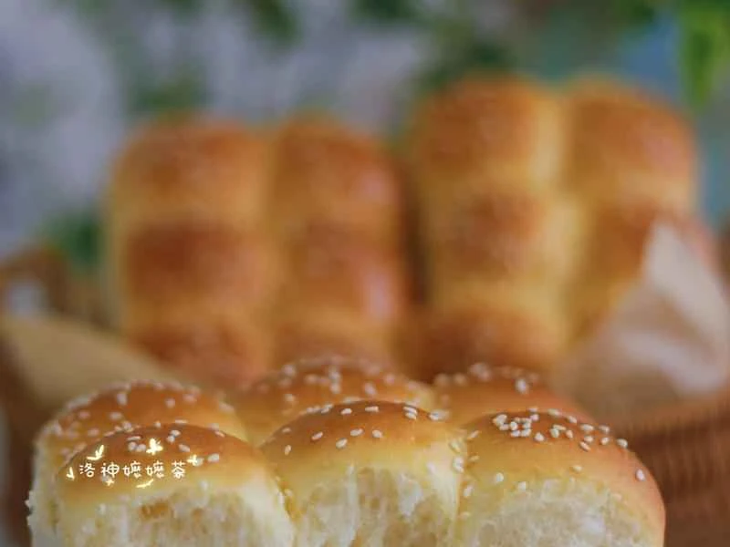 How to make pure milk hand-torn toast: Step 1