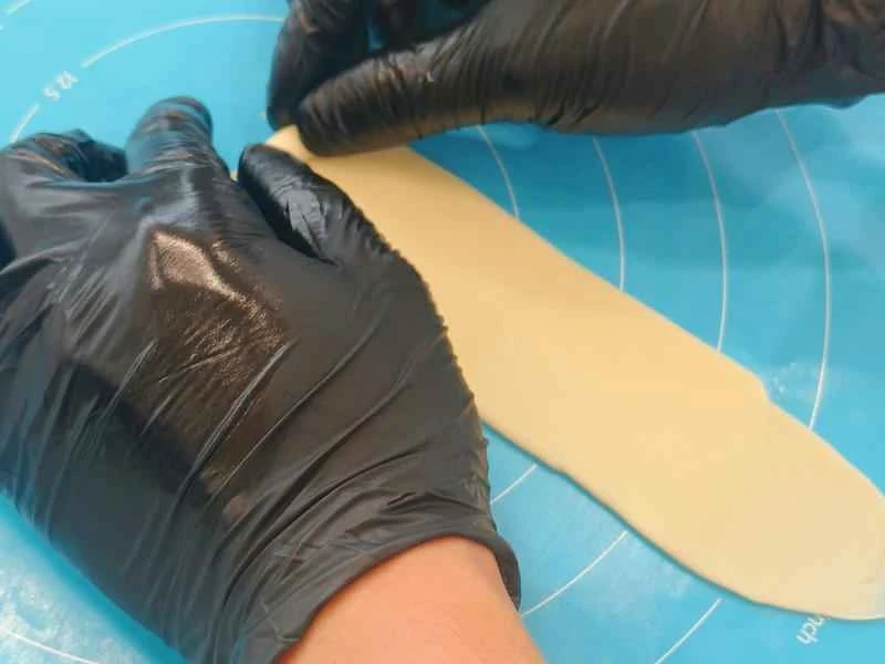 How to make pure milk hand-torn toast: Step 1