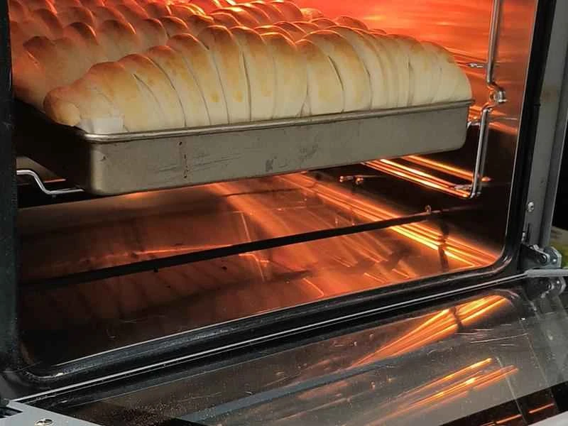 How to make pure milk hand-torn toast: Step 1