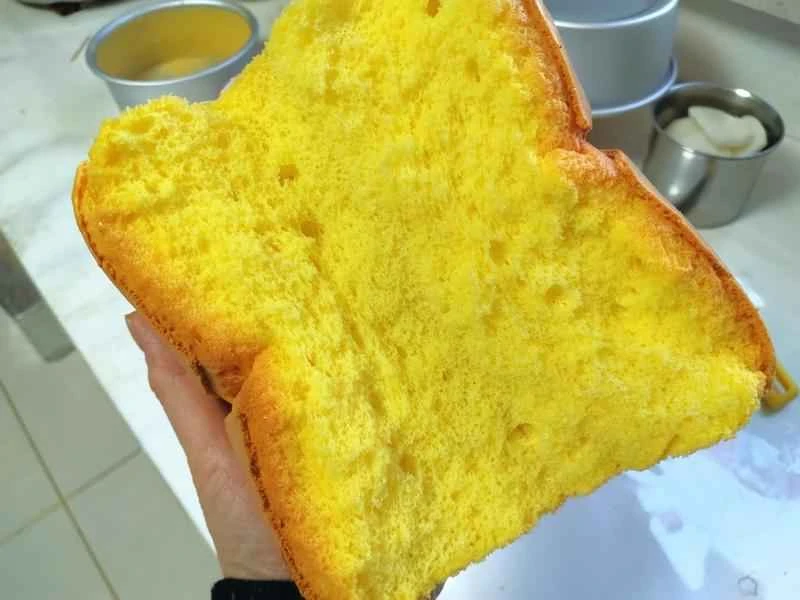 How to make pure milk hand-torn toast: Step 1