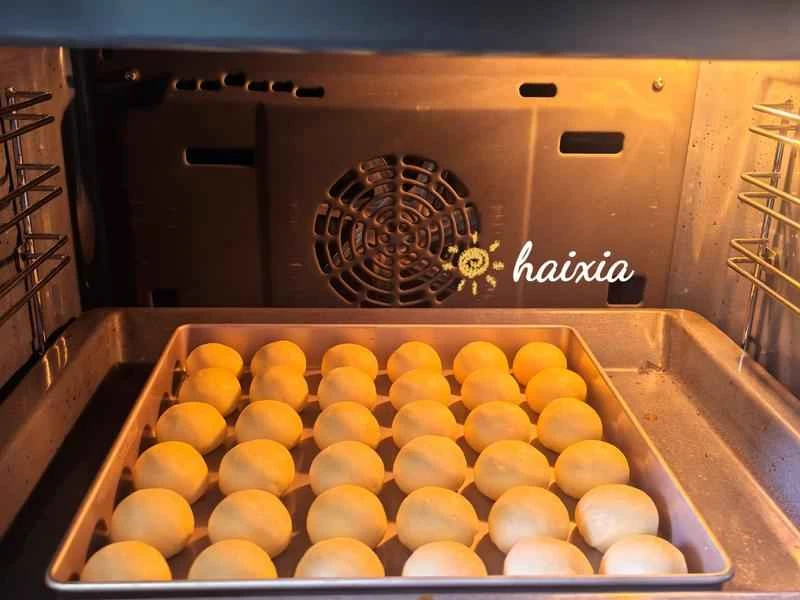 How to make pure milk hand-torn toast: Step 1