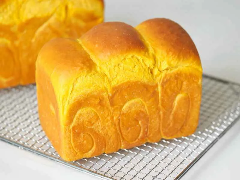 How to make pure milk hand-torn toast: Step 1