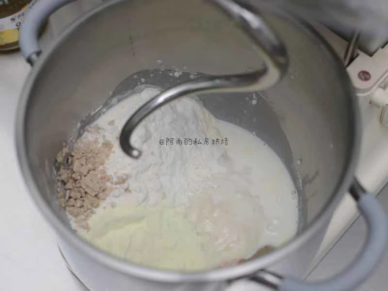 How to make pure milk hand-torn toast: Step 1