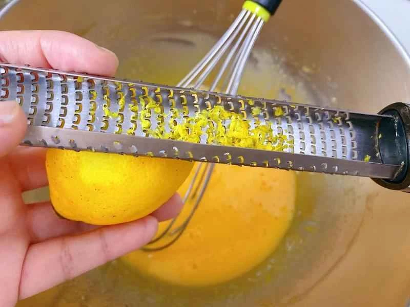 How to make pure milk hand-torn toast: Step 1