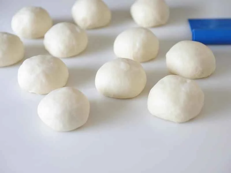 How to make pure milk hand-torn toast: Step 1