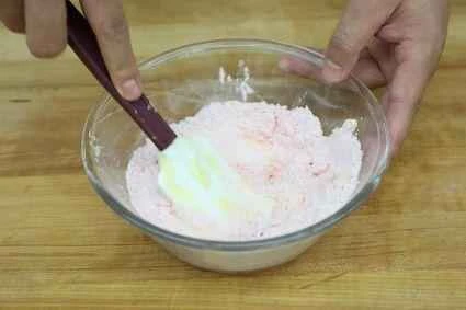 How to make pure milk hand-torn toast: Step 1