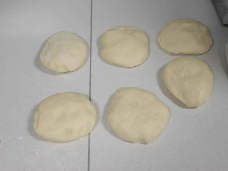 How to make pure milk hand-torn toast: Step 1