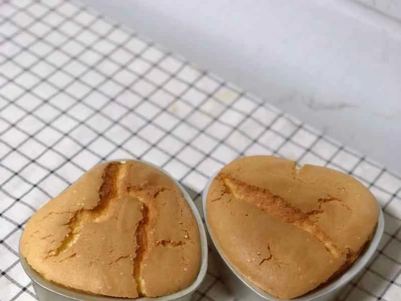 How to make pure milk hand-torn toast: Step 1