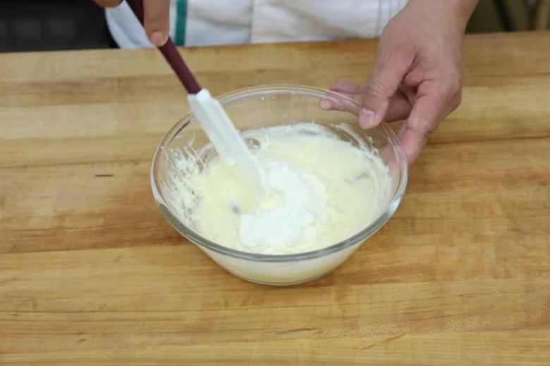 How to make pure milk hand-torn toast: Step 1