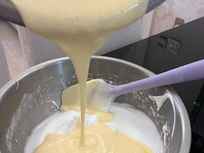 How to make pure milk hand-torn toast: Step 1