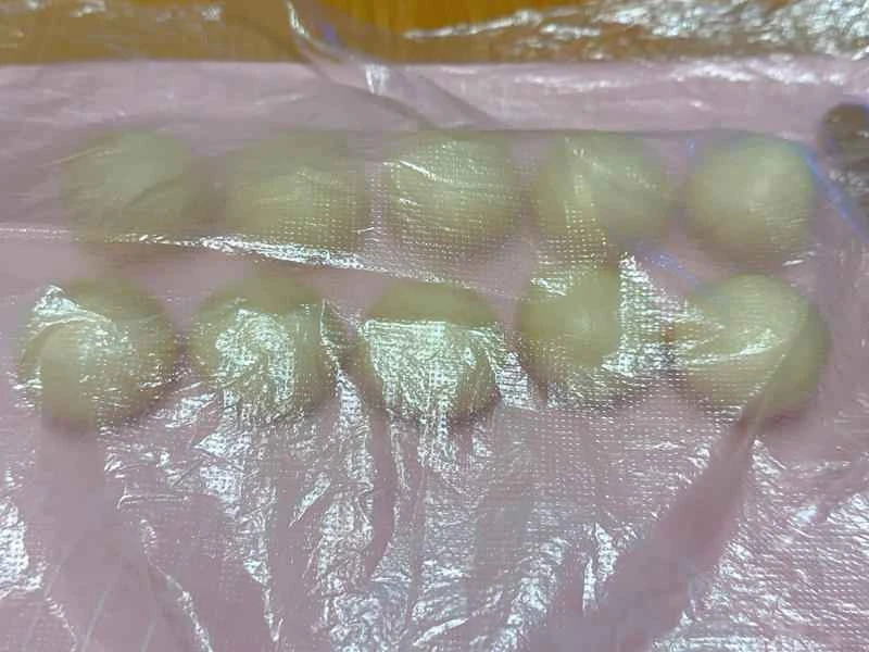 How to make pure milk hand-torn toast: Step 1