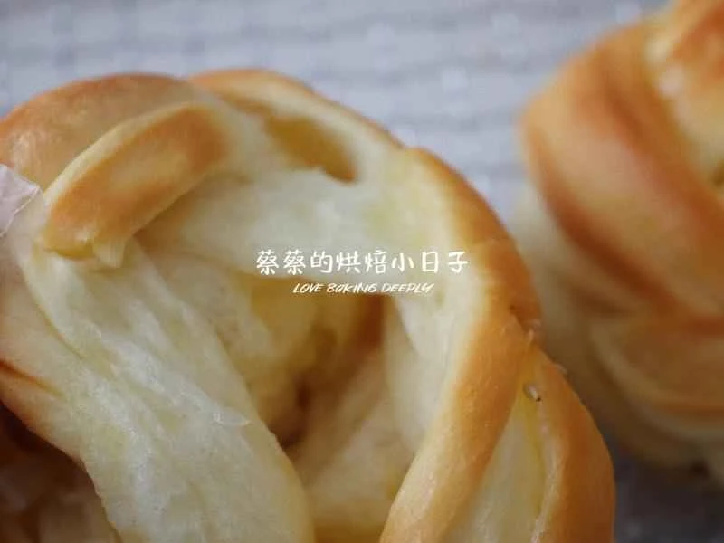 How to make pure milk hand-torn toast: Step 1